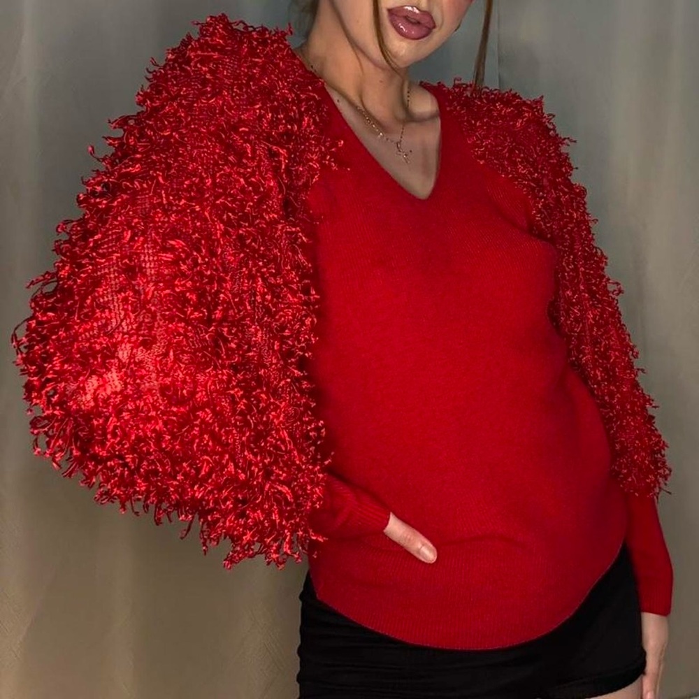 Sioni Milano Vibrant Red V-Neck Sweater with Fluffy Sleeves